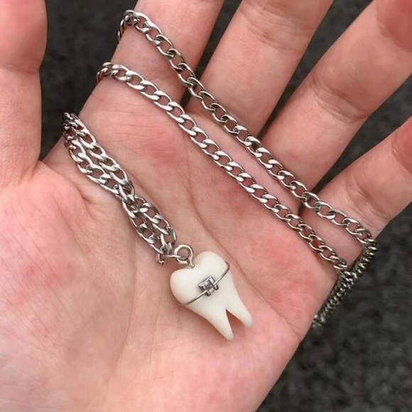 NWT Tooth Charm on Silver Chain Necklace, Adjustable  17.5-19.5” Punk Vibes 🦷 - Picture 2 of 3